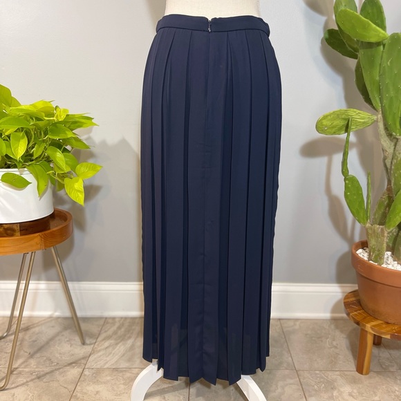 J Crew 2/4 wide pleated navy  midi skirt - Picture 7 of 7